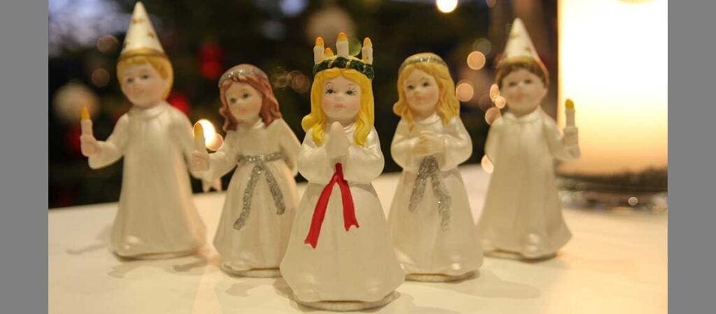 lucia med tärnor och stjärngossar